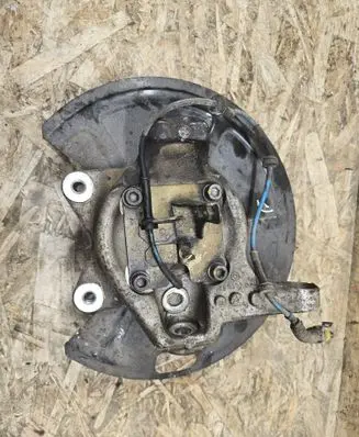 Maserati Coupe Front wheel hub spindle knuckle 28839702