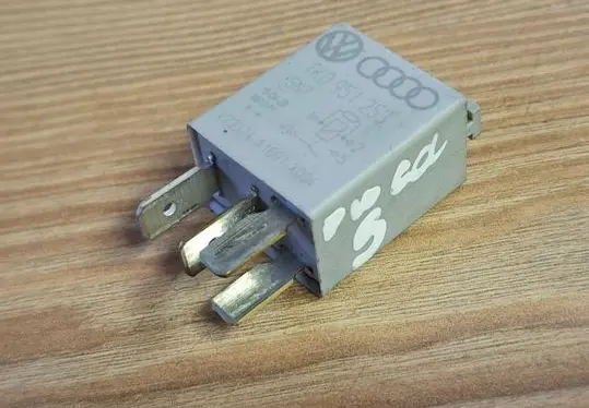 Volkswagen Caddy Other relay 1K0951253 23374A16011004