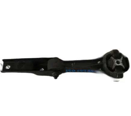 Engine mount vacuum valve