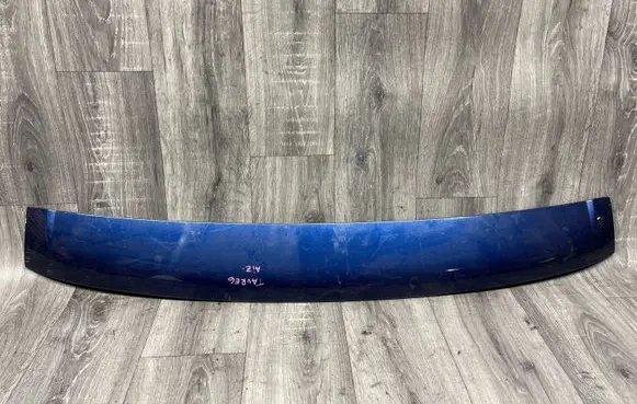 Volkswagen Touareg I Rear window tailgate spoiler 7L6827933C