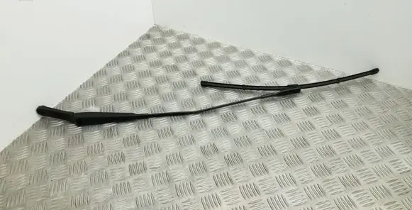 Front wiper blade arm