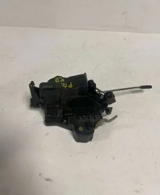 Mercedes-Benz E W210 Front door lock 2027203535