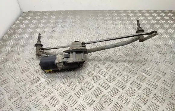 Opel Vivaro Front wiper linkage and motor