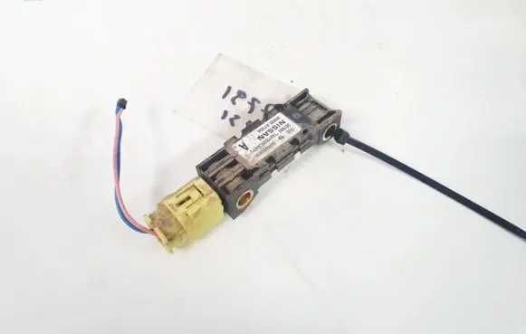 Nissan Primera Airbag deployment crash/impact sensor 98830ay00a 301694