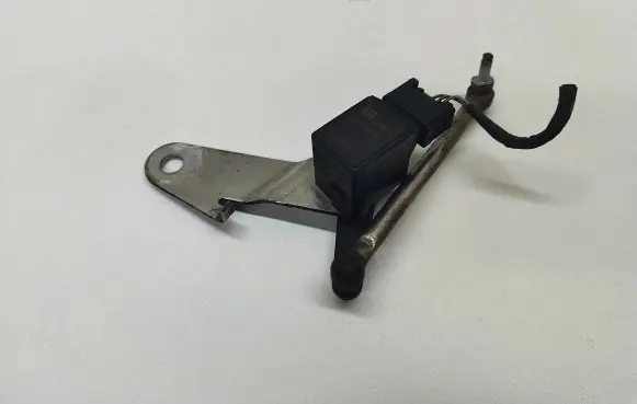 Headlight/headlamp level sensor