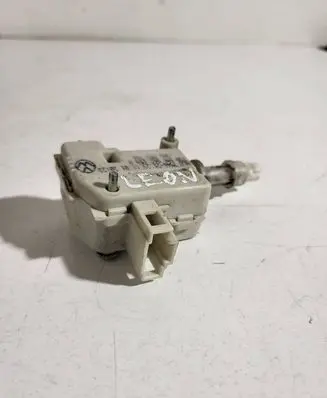 Fuel tank cap lock motor
