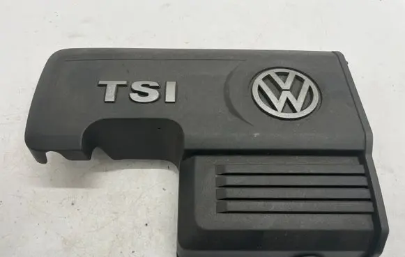 Volkswagen Jetta VI Engine cover (trim) 04E103925