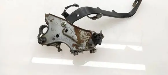 Toyota Corolla Verso AR10 Brake pedal