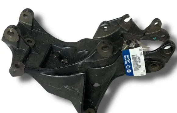 Peugeot 406 Engine mounting bracket 9627798080