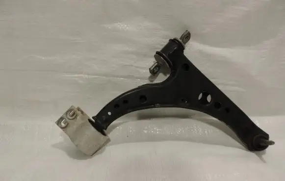 Opel Astra K Front control arm 39021473