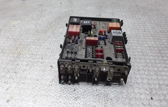 Volkswagen Touran I Fuse module 1K0937124H