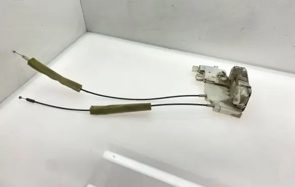 Subaru Legacy Front door lock