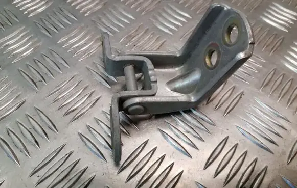 Infiniti FX Rear door lower hinge