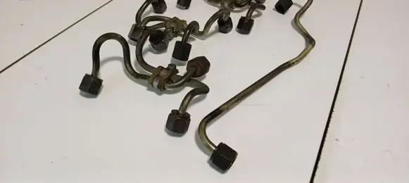 BMW X5 E53 Fuel injector supply line/pipe 