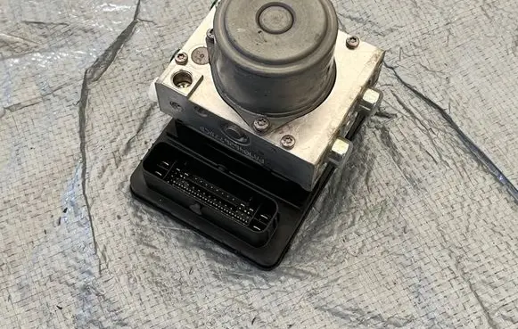 Mercedes-Benz C W205 ABS Pump A2059005744