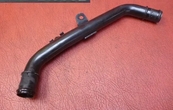 Audi A4 S4 B7 8E 8H Engine coolant pipe/hose 06D121065L