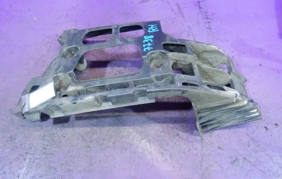 Peugeot 407 Front bumper mounting bracket 9647553680
