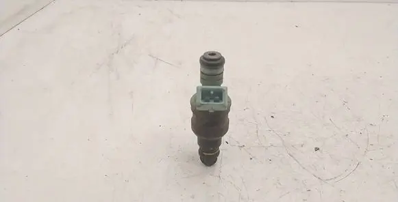 BMW 5 E39 Fuel injector 0280150415