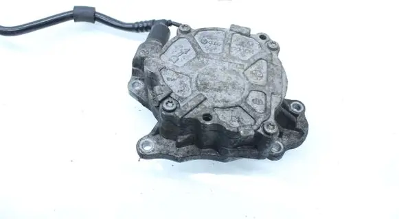 Volkswagen PASSAT B7 Vacuum pump 03L145100