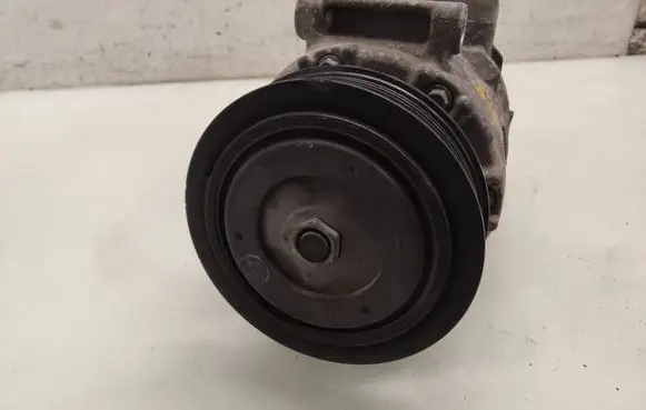 Volkswagen PASSAT B6 Air conditioning (A/C) compressor (pump) 1K0820803P