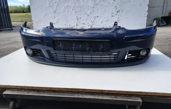 Volkswagen Golf V Front bumper