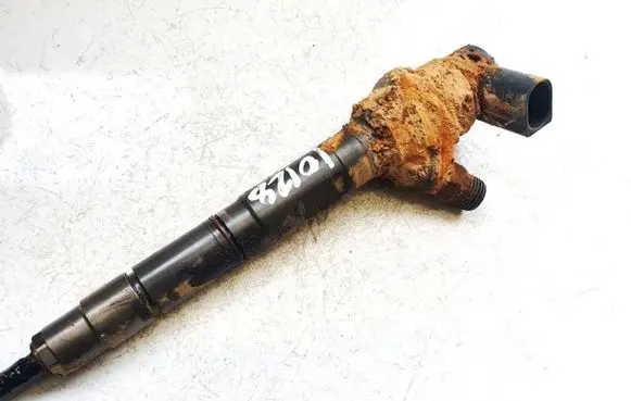 Audi Q3 8U Fuel injector 0445110369 03l130277j