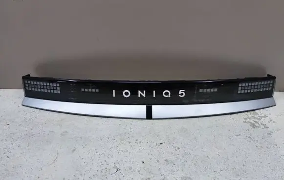 Hyundai Ioniq 5 Tailgate rear/tail lights