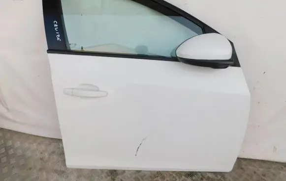 Chevrolet Cruze Front door