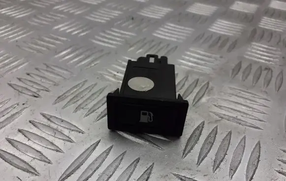 Toyota Avensis T250 Fuel tank opening switch 156795