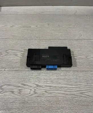 BMW 3 E90 E91 Comfort/convenience module 9177981 10681810 9177980