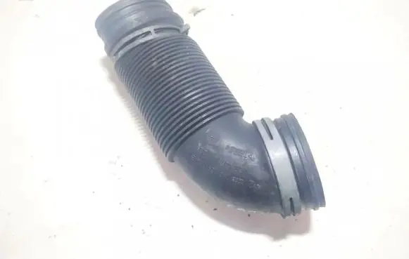 Volkswagen Touran I Air intake hose/pipe 1K0129684B