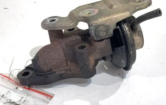 Toyota Corolla Verso E121 EGR valve 