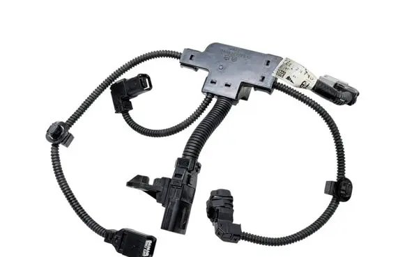 Toyota RAV 4 (XA50) Fuel injector wires 8221933140