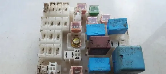 Toyota RAV 4 (XA20) Fuse box set