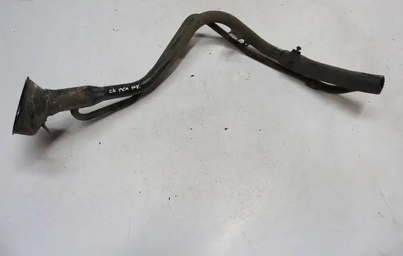 Citroen C4 II Picasso Fuel tank filler neck pipe 