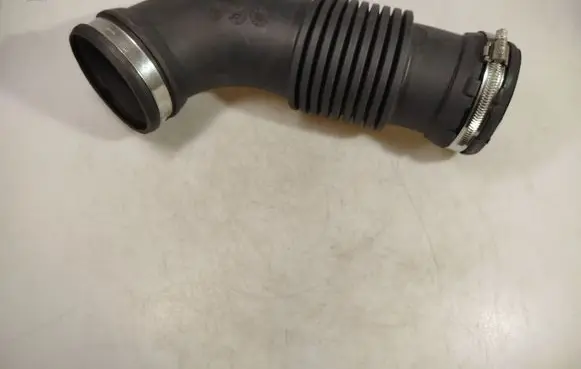 Renault Master III Air intake duct part B00034