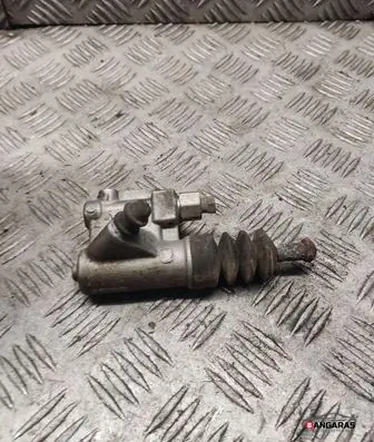 Clutch slave cylinder