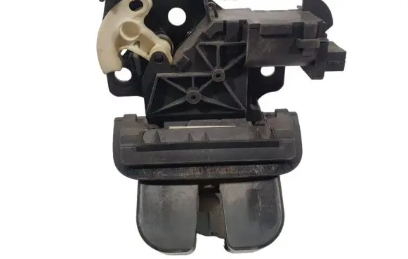 Audi A4 S4 B7 8E 8H Tailgate/trunk/boot lock/catch/latch 8P4827505B