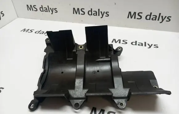 Mercedes-Benz E W211 Oil breather separator A6421800785 6421800785