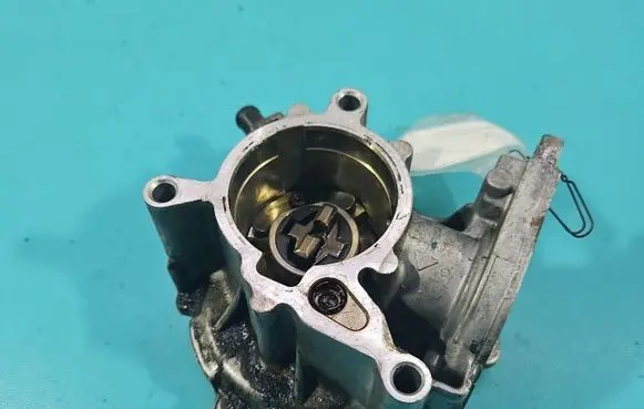Audi A8 S8 D4 4H Vacuum pump 06J145100G IMPRK1577458