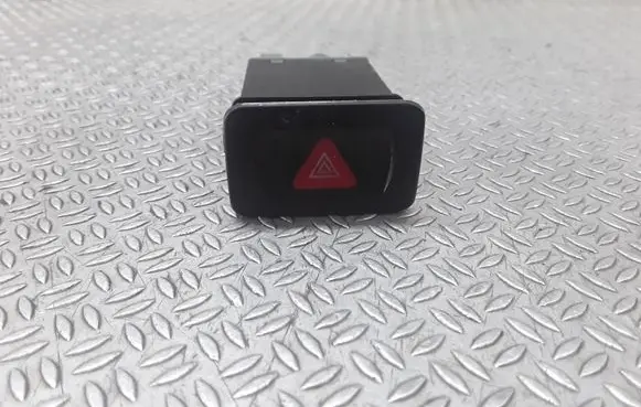 Volkswagen Jetta IV Hazard light switch 1J0953235J