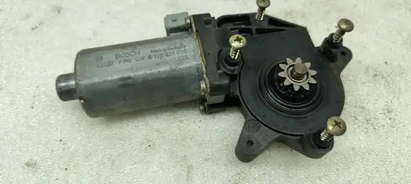Citroen Berlingo Front door window regulator motor 0130821666
