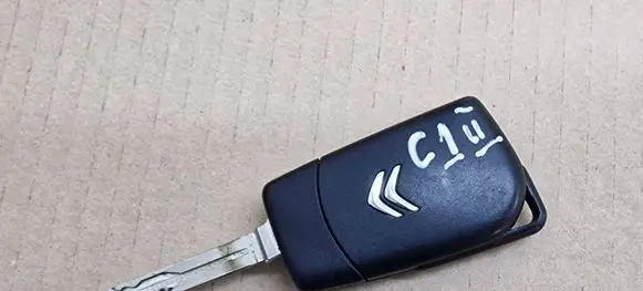 Citroen C1 Ignition key/card 