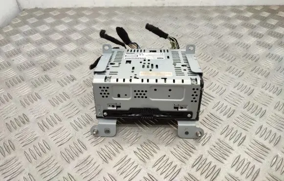 Ford Edge II Radio/CD/DVD/GPS head unit EM2T19C107HL