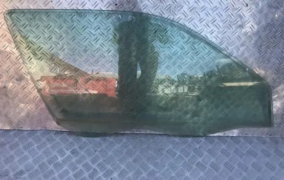 Citroen Xsara Front door window glass four-door
