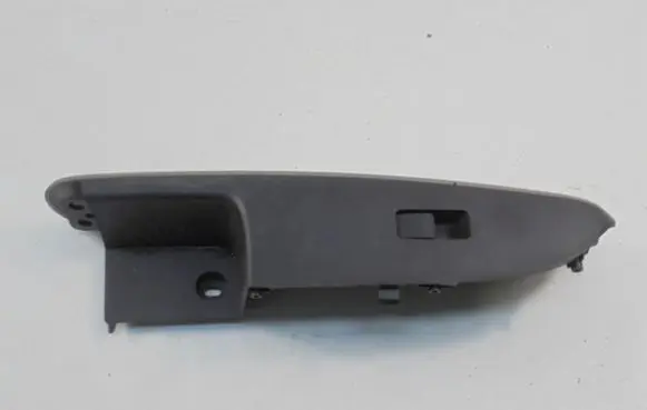 Mazda 2 Electric window control switch D65166370