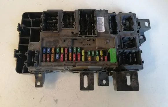 Ford Mustang VI Fuse module FR3T15604BJ DG9T14B476B