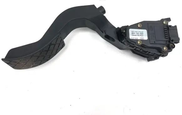 Volkswagen PASSAT B5 Accelerator throttle pedal 8D1721523