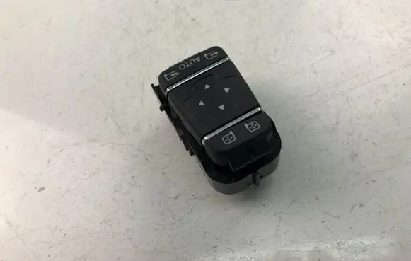 Renault Captur Electric window control switch 255702886R