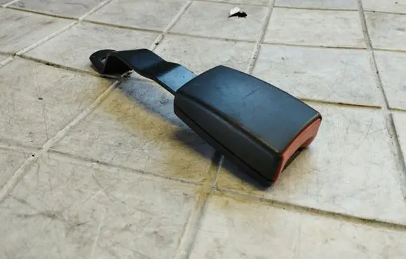 Volkswagen Fox Front seatbelt buckle 061006A1
